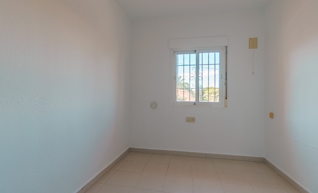 Revente - Maison mitoyenne -
Albir