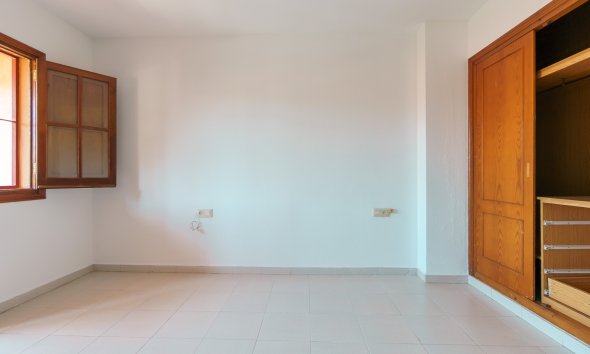 Revente - Maison mitoyenne -
Albir