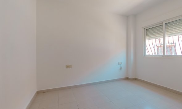 Revente - Maison mitoyenne -
Albir