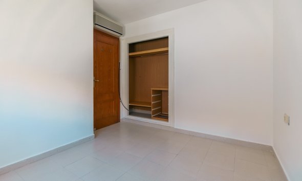 Revente - Maison mitoyenne -
Albir