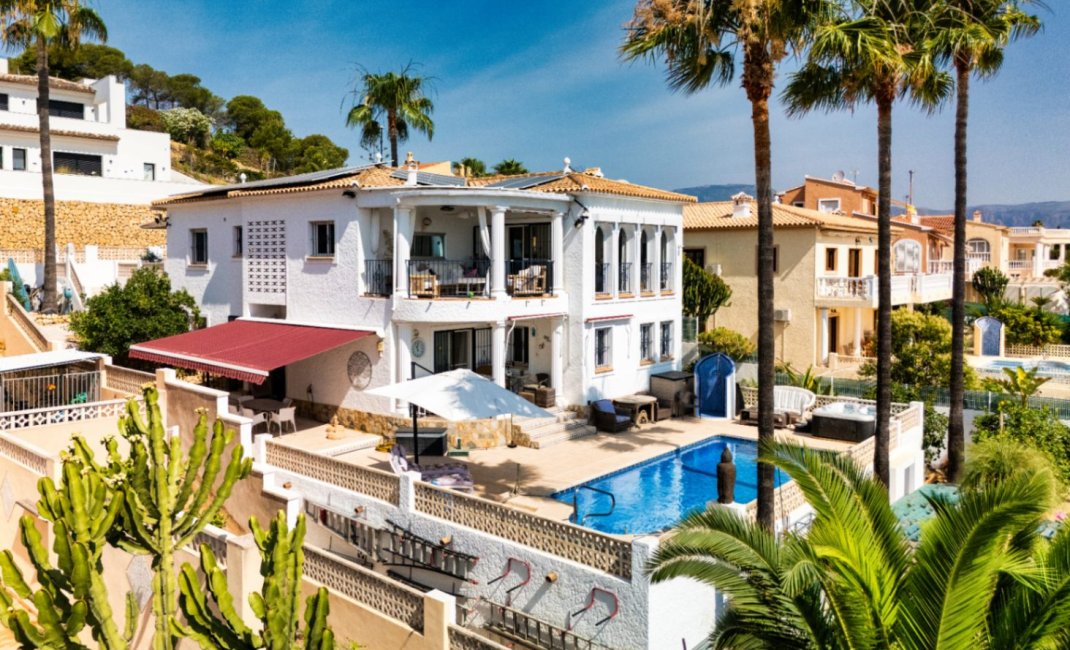 Resale - Villa -
La Nucía