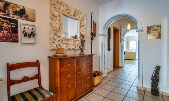 Resale - Villa -
La Nucía