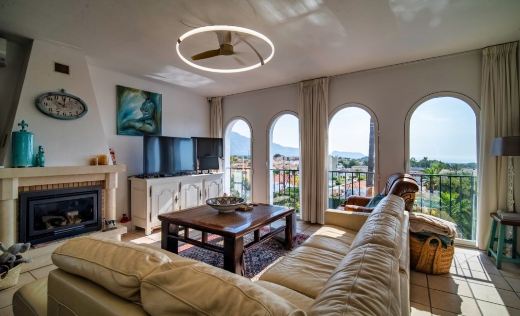 Resale - Villa -
La Nucía