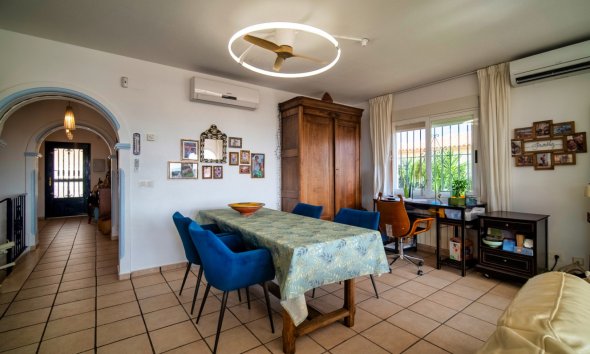 Resale - Villa -
La Nucía