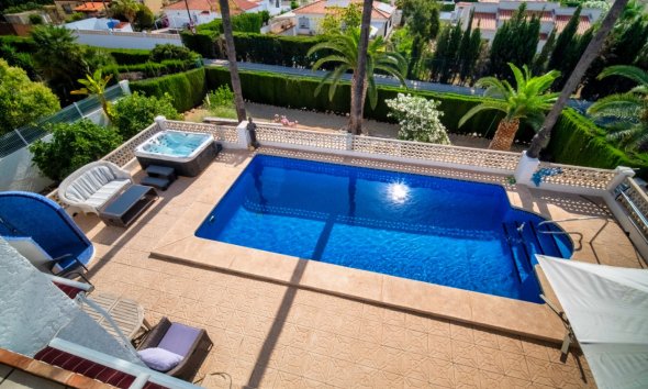 Resale - Villa -
La Nucía