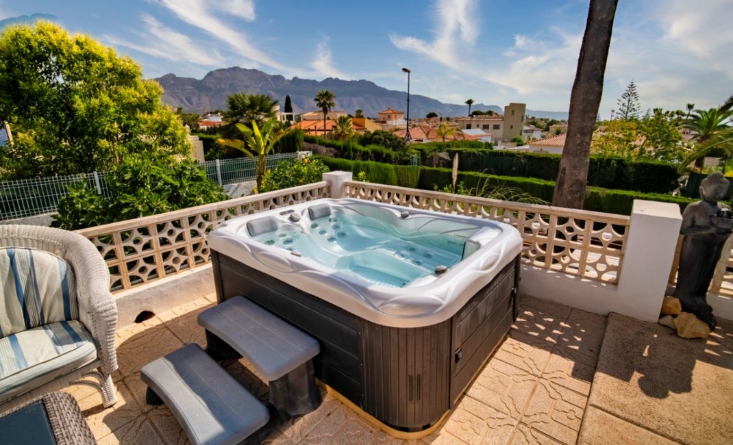 Resale - Villa -
La Nucía