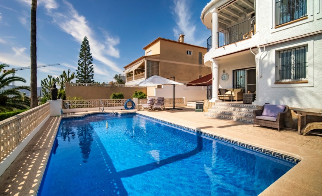 Resale - Villa -
La Nucía