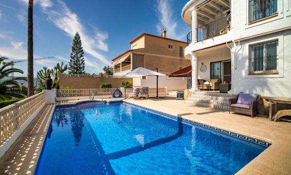 Resale - Villa -
La Nucía