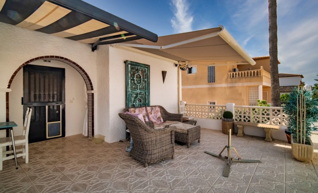 Resale - Villa -
La Nucía