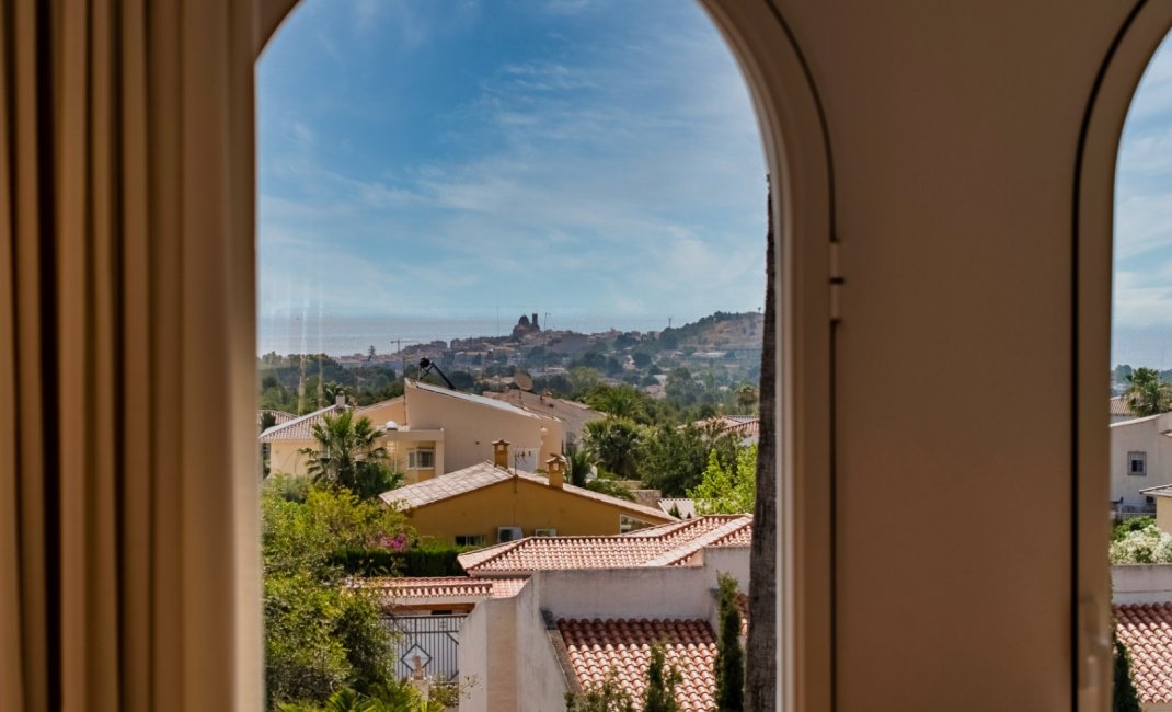 Resale - Villa -
La Nucía