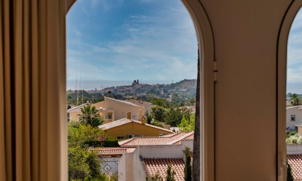 Resale - Villa -
La Nucía