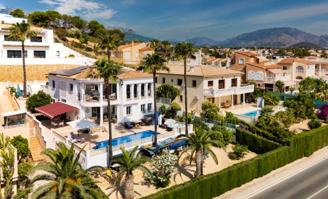 Resale - Villa -
La Nucía