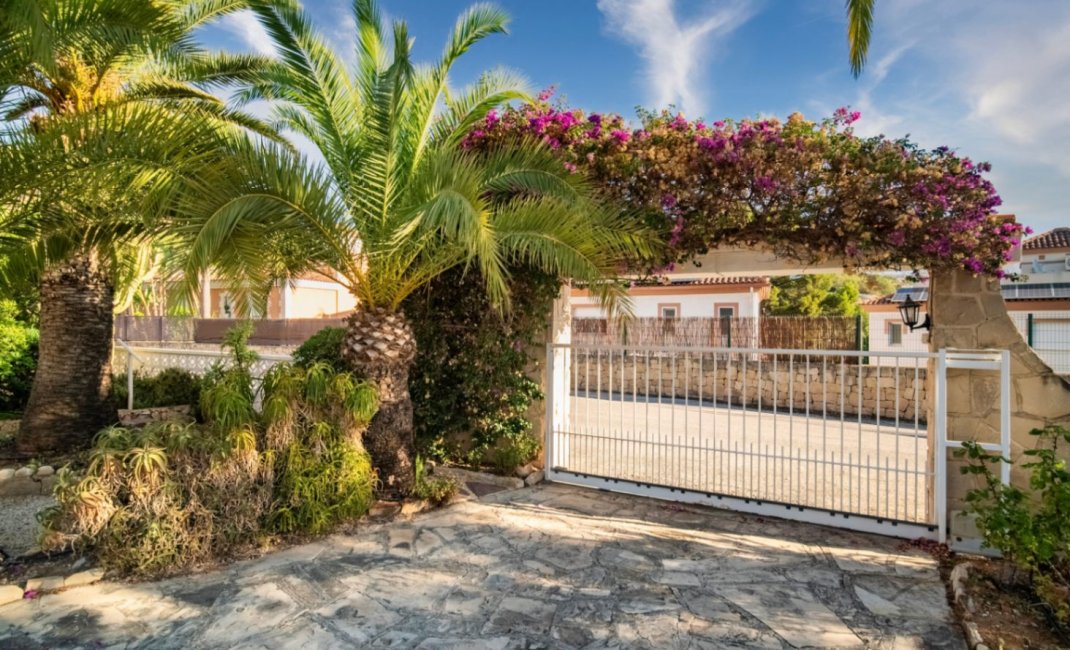 Herverkoop - Villa -
Alfaz del Pi - Colonia Escandinavia