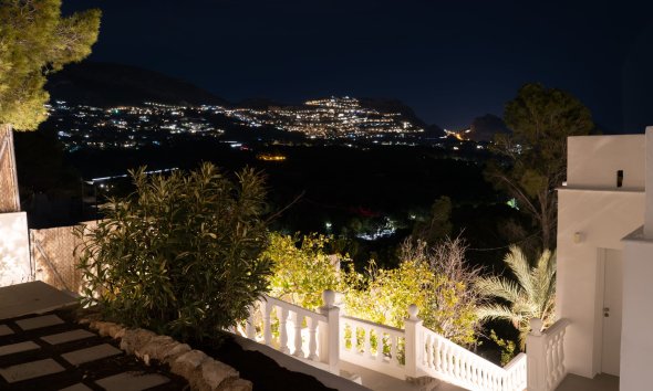 Herverkoop - Villa -
Altea - La Olla