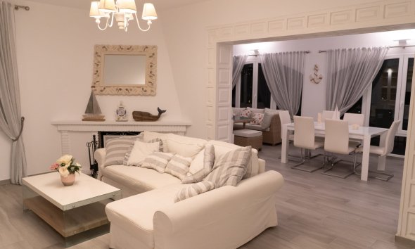 Herverkoop - Villa -
Altea - La Olla