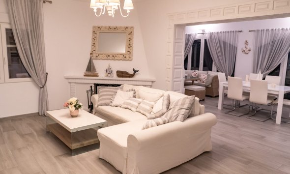 Herverkoop - Villa -
Altea - La Olla