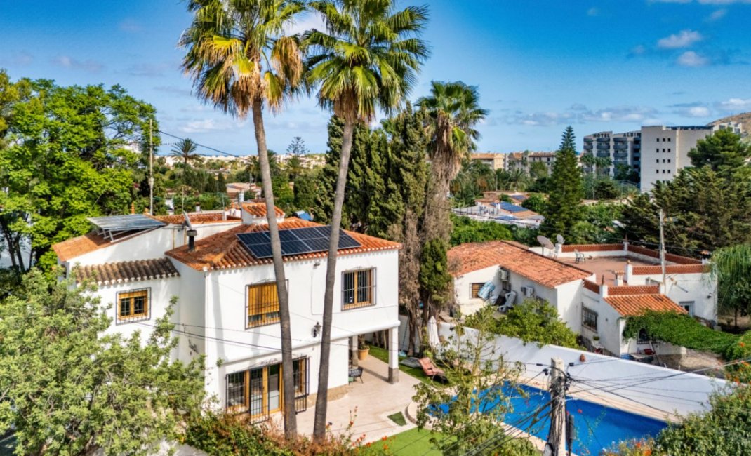 Reventa - Villa -
Albir