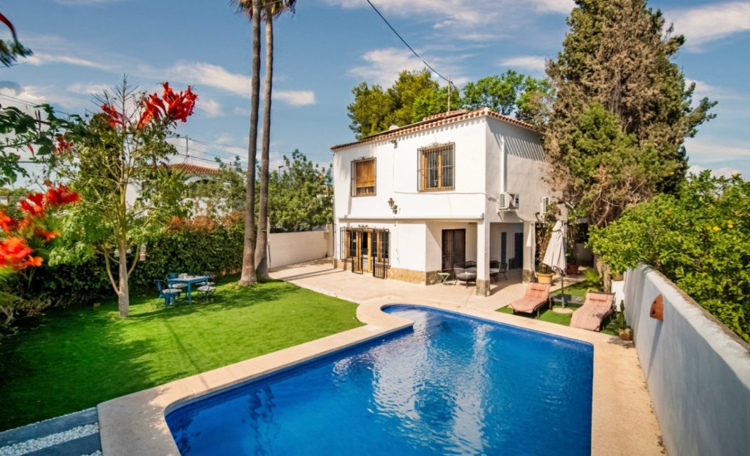 Reventa - Villa -
Albir