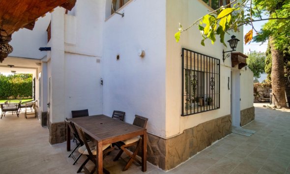 Reventa - Villa -
Albir