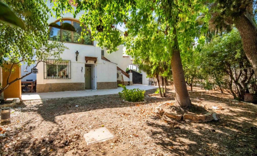 Reventa - Villa -
Albir