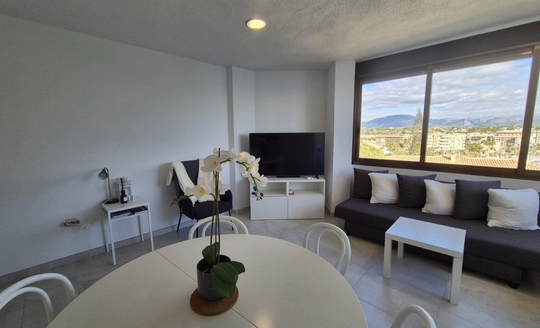 Location à court terme - Appartement -
Albir