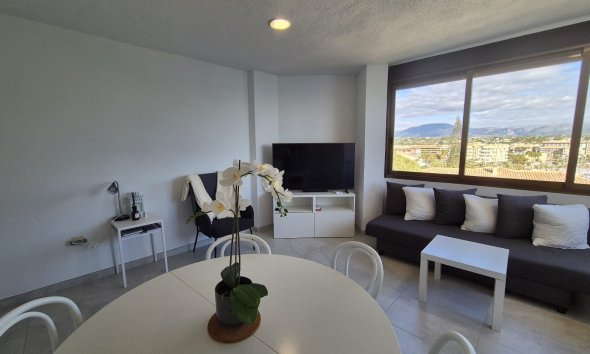 Location à court terme - Appartement -
Albir
