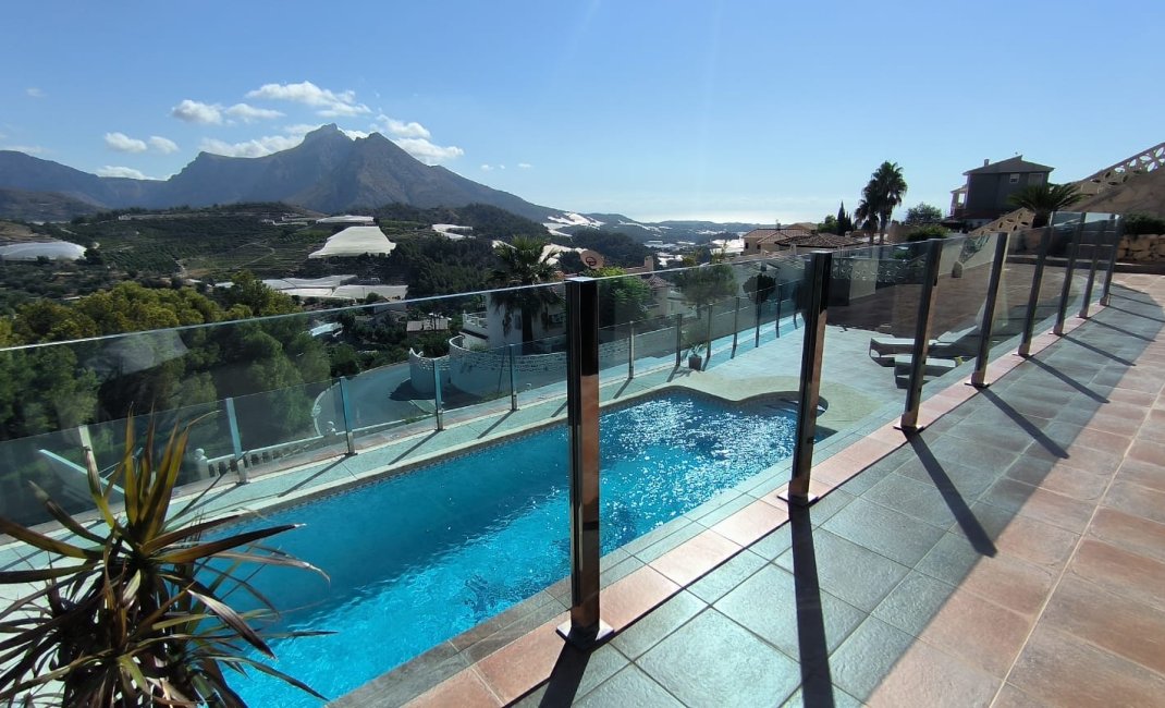 Herverkoop - Chalet / Villa -
Callosa De Ensarrià