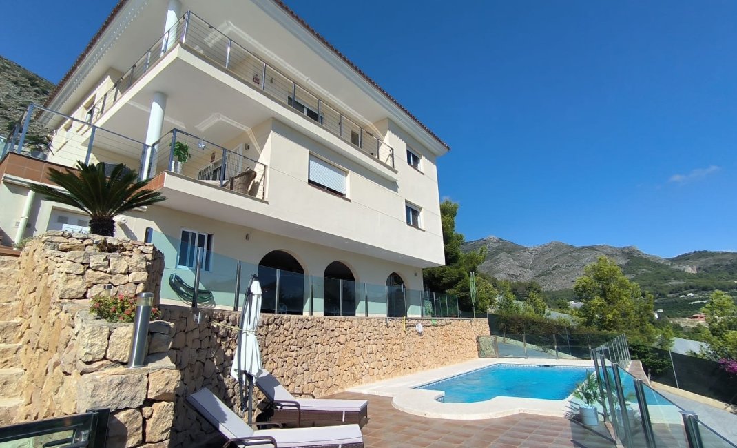 Herverkoop - Chalet / Villa -
Callosa De Ensarrià