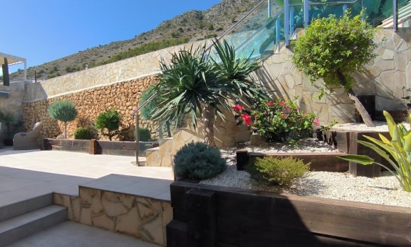 Herverkoop - Chalet / Villa -
Callosa De Ensarrià