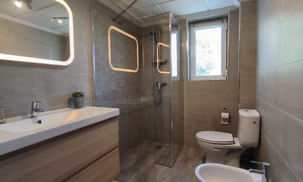 Herverkoop - Chalet / Villa -
Callosa De Ensarrià