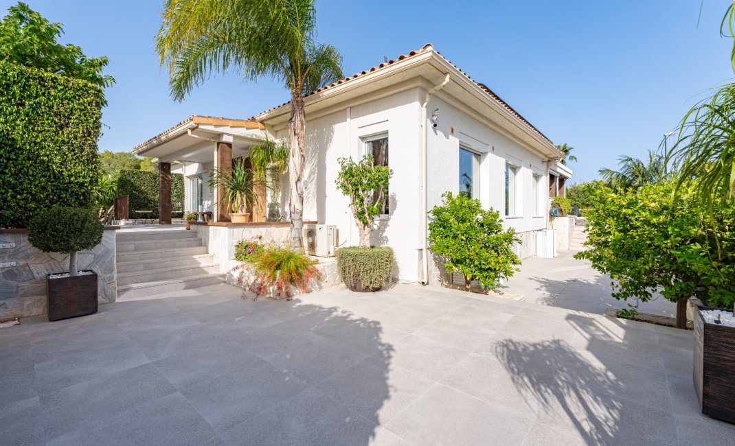 Reventa - Chalet / Villa  -
La Nucía