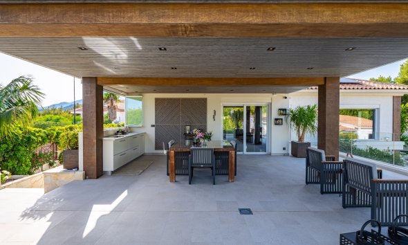 Reventa - Chalet / Villa  -
La Nucía