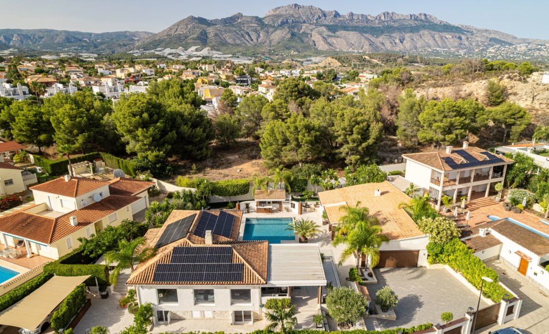 Reventa - Chalet / Villa  -
La Nucía