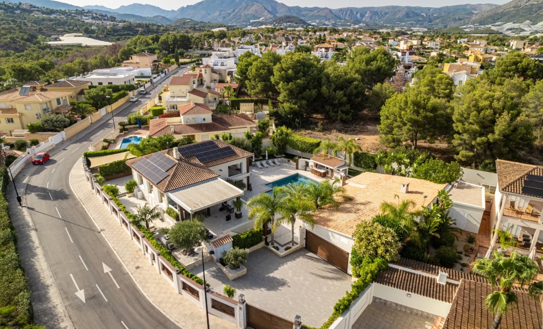 Reventa - Chalet / Villa  -
La Nucía