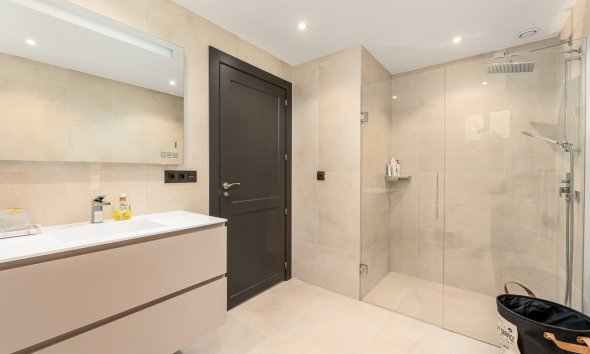 Reventa - Chalet / Villa  -
La Nucía