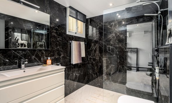 Reventa - Chalet / Villa  -
La Nucía