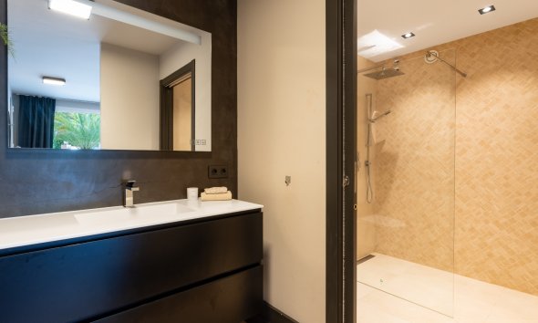 Reventa - Chalet / Villa  -
La Nucía