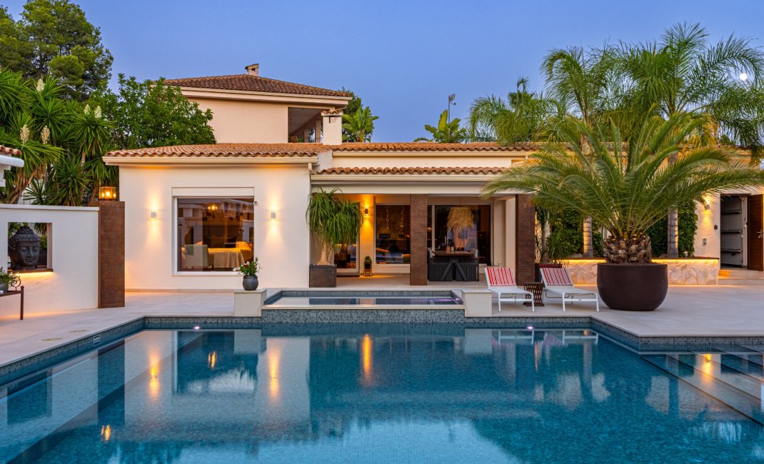 Reventa - Chalet / Villa  -
La Nucía