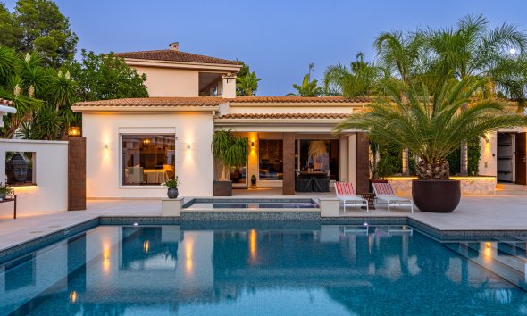 Reventa - Chalet / Villa  -
La Nucía