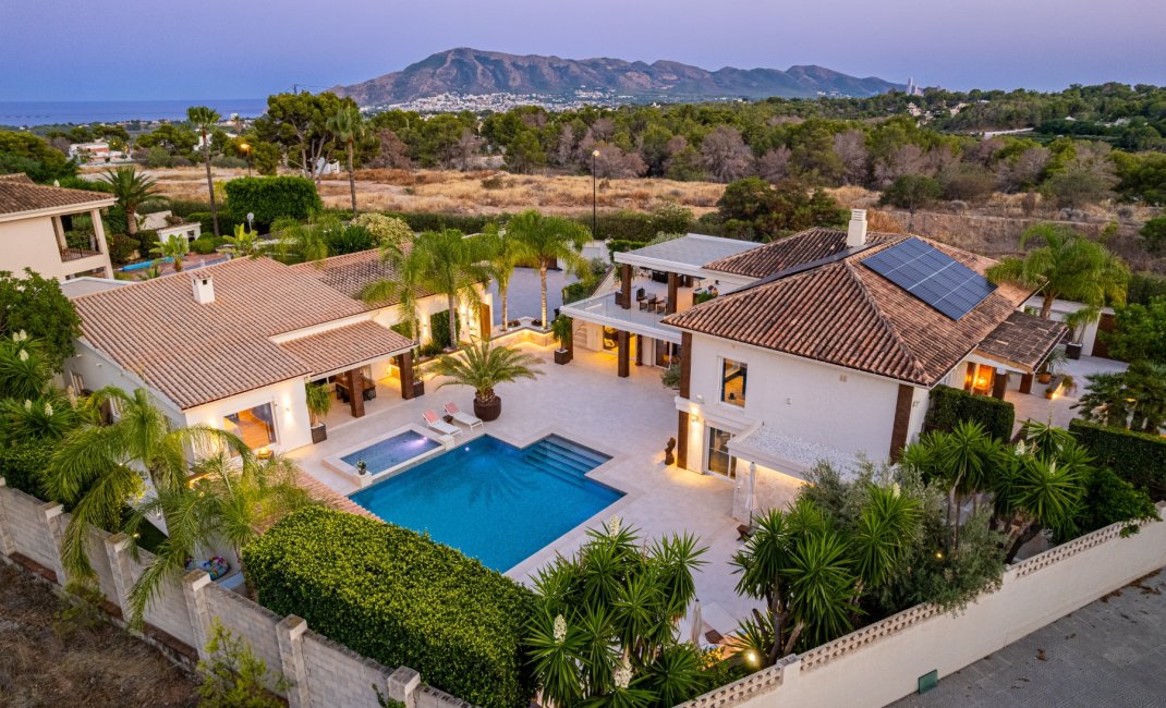 Reventa - Chalet / Villa  -
La Nucía