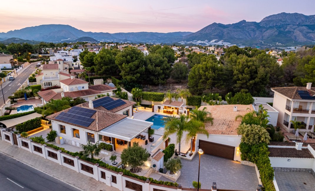 Reventa - Chalet / Villa  -
La Nucía