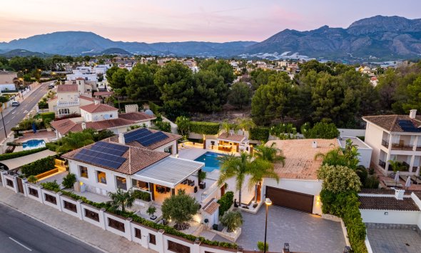 Reventa - Chalet / Villa  -
La Nucía