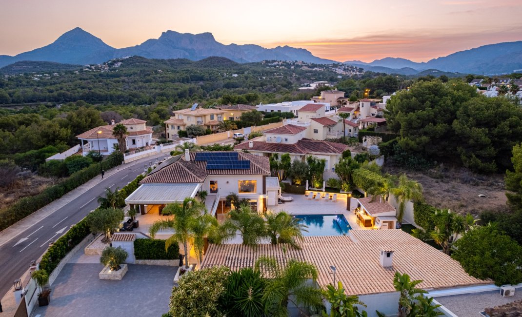 Reventa - Chalet / Villa  -
La Nucía