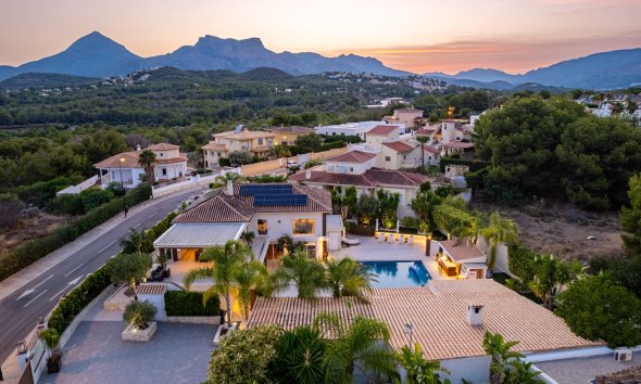 Reventa - Chalet / Villa  -
La Nucía