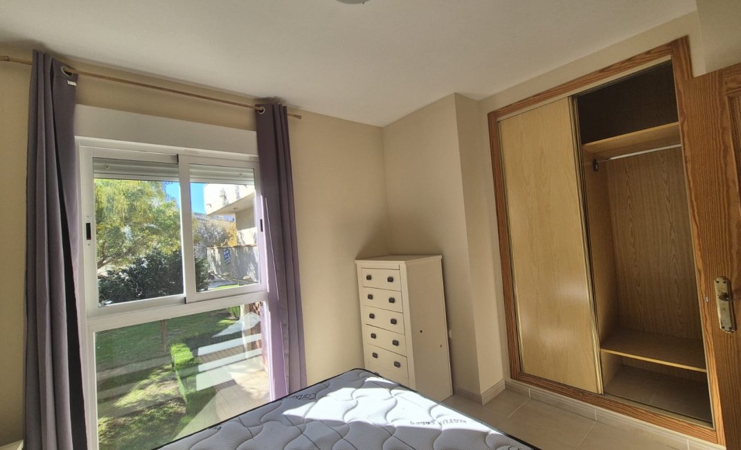  Alquiler larga estancia - Apartamento / piso -
Altea