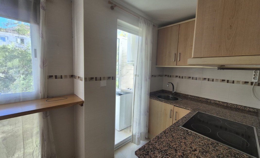  Alquiler larga estancia - Apartamento / piso -
Altea