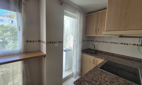  Alquiler larga estancia - Apartamento / piso -
Altea