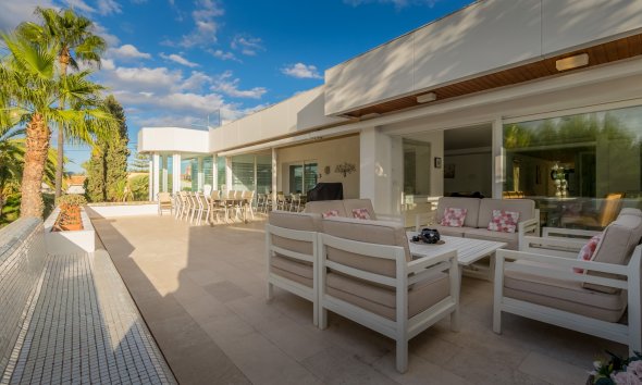 Videresalg -  Hytte / villa -
Albir