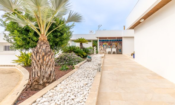 Videresalg -  Hytte / villa -
Albir