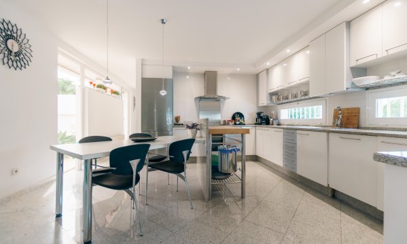 Videresalg -  Hytte / villa -
Albir